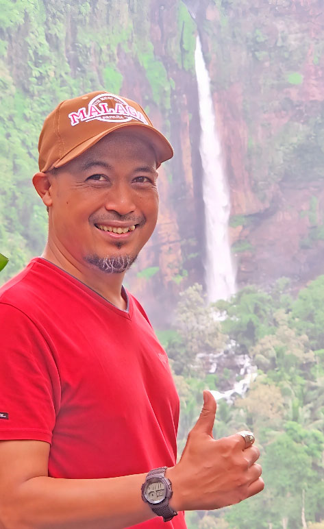 Feri, Guide for Bromo, Ijen and Sewu Tours with Experienced and Professional